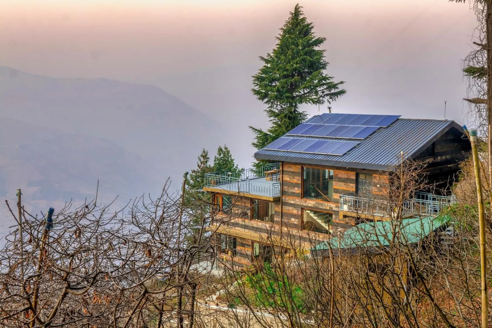 Saroga Woods Home Stay Shimla 0*,  India