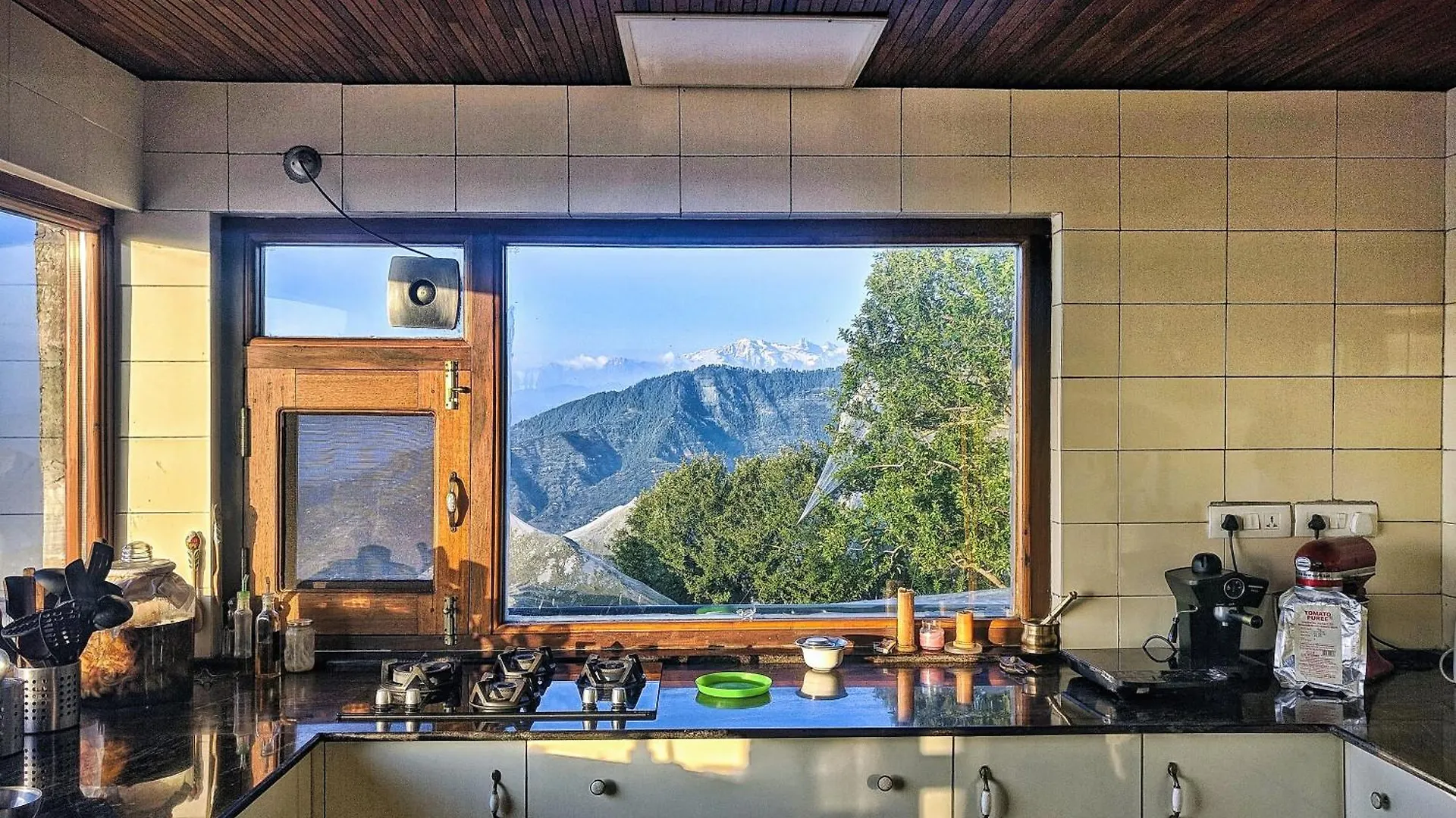 Saroga Woods Home Stay Shimla